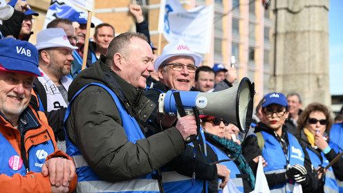 Warnstreik und Demonstration in Freiburg